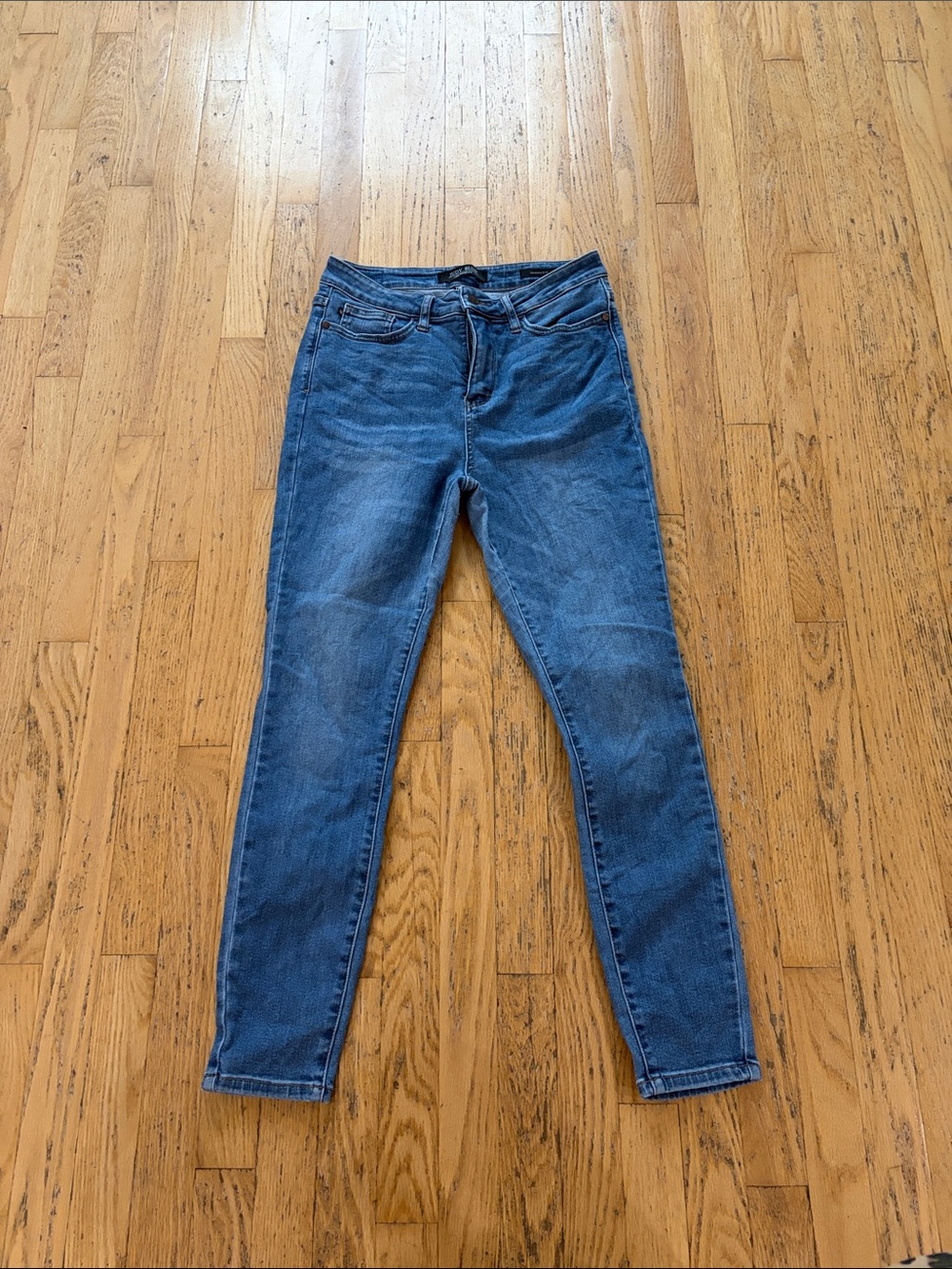 Judy Blue Medium Wash Skinny Jeans